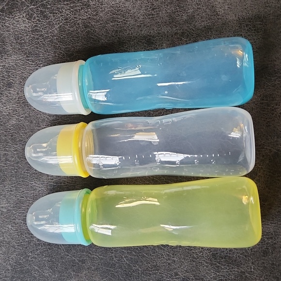 Nuby 3 pack baby bottles. Washed, never used. Like new - Picture 1 of 6
